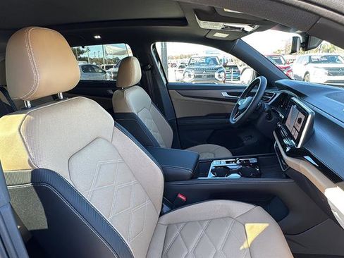 New 2026 Volkswagen Atlas Cross Sport SE FWD image 9