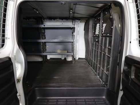 Used 2016 Chevrolet Express 2500 RWD image 16