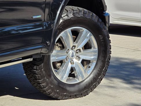 Used 2015 Ford F150 Platinum w/ Equipment Group 701A Luxury image 14