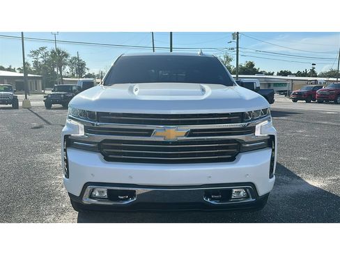 Used 2021 Chevrolet Silverado 1500 High Country w/ Technology Package AWD/4WD image 9