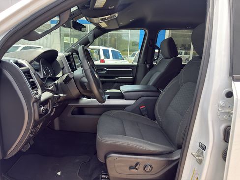 Used 2025 RAM 1500 Big Horn AWD/4WD image 5