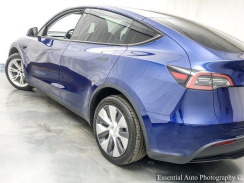 Used 2022 Tesla Model Y Long Range AWD/4WD image 10