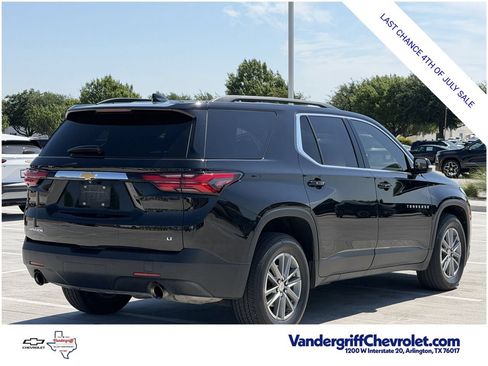 Certified 2022 Chevrolet Traverse LT FWD image 3