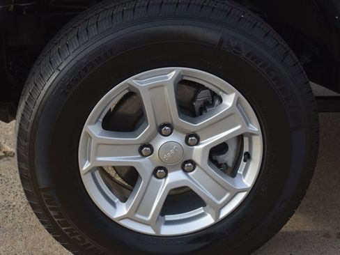 Used 2022 Jeep Wrangler Sport S image 9