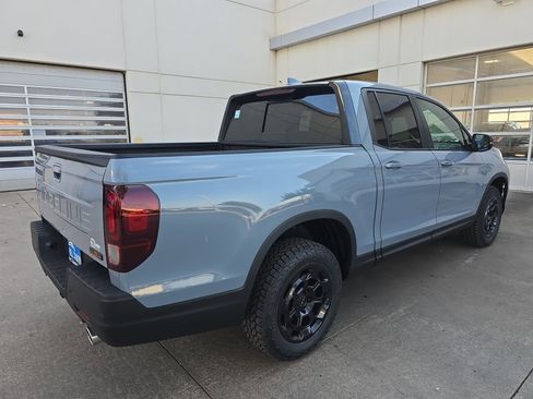 Certified 2025 Honda Ridgeline TrailSport+ image 8