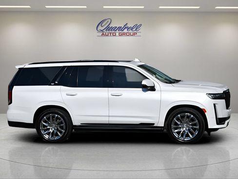 Used 2021 Cadillac Escalade Sport Platinum AWD/4WD image 3