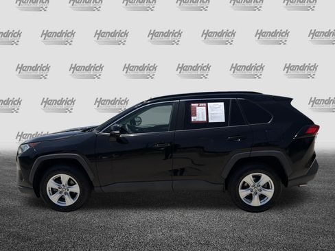 Used 2021 Toyota RAV4 XLE AWD/4WD image 7