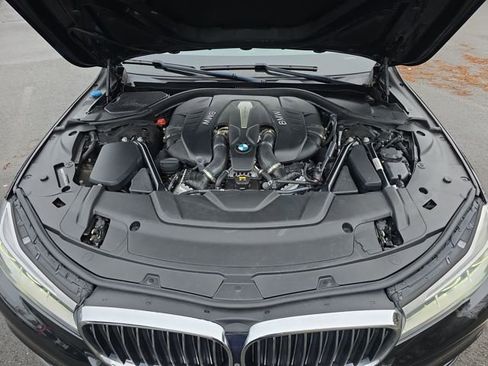 Used 2016 BMW 750i xDrive 750i xDrive image 32