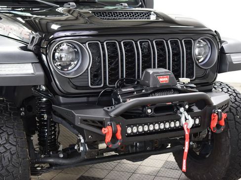 Used 2026 Jeep Gladiator Mojave w/ Safety Group AWD/4WD image 12