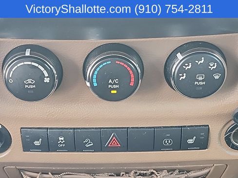 Used 2016 Jeep Wrangler Unlimited Sahara w/ Connectivity Group AWD/4WD image 7