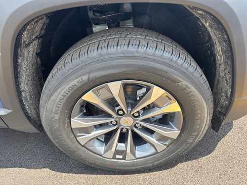 New 2026 Chevrolet Equinox LT w/ Convenience Package II FWD image 10