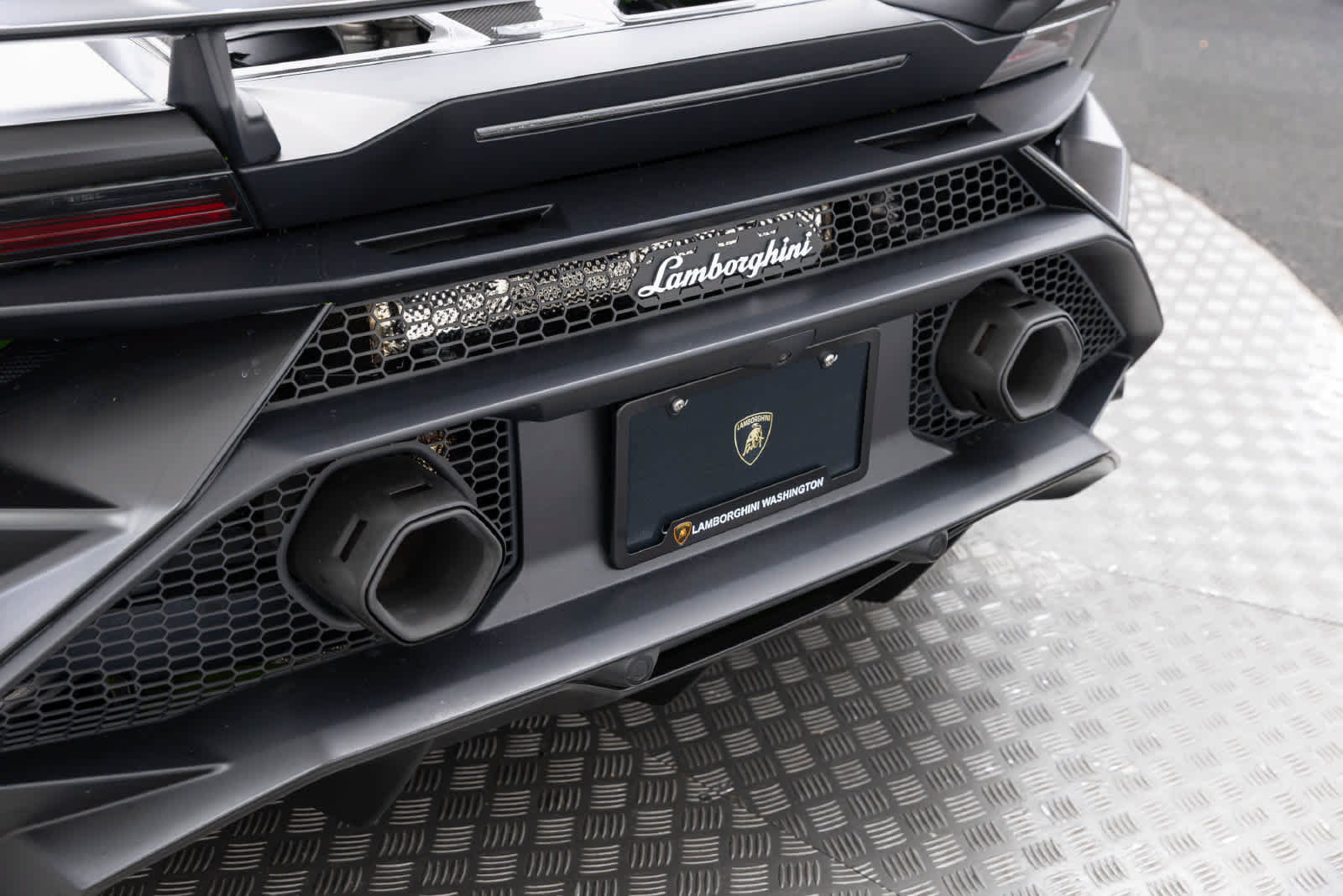 Used 2023 Lamborghini Huracan Tecnica RWD image 53