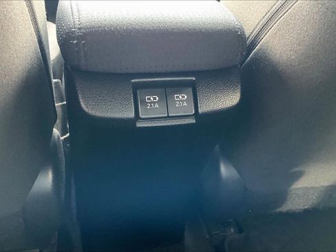 Used 2021 Toyota Prius L Eco image 36