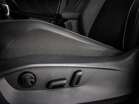 Certified 2023 Volkswagen Tiguan SE R-Line FWD image 21