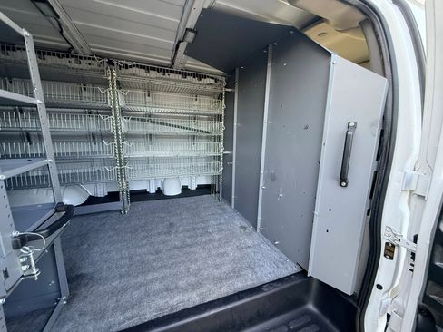 Used 2021 Chevrolet Express 2500 RWD image 15