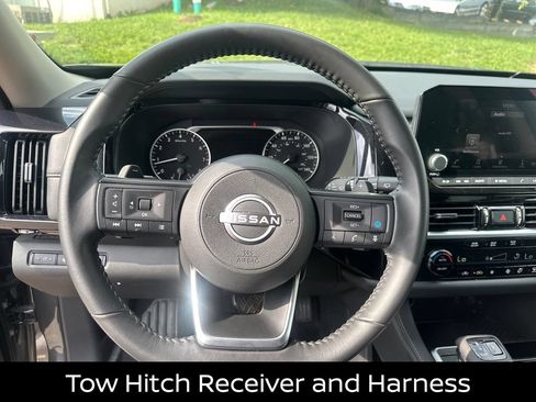 Certified 2025 Nissan Pathfinder SV w/ SV Premium Package FWD image 15