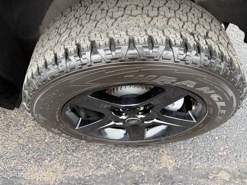 Used 2022 Land Rover Defender 90 X-Dynamic SE image 28