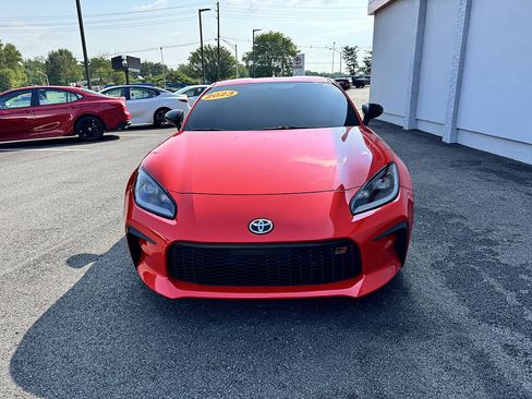 Used 2023 Toyota GR86 Premium w/ ALL Weather Mat Package (TMS) RWD image 3