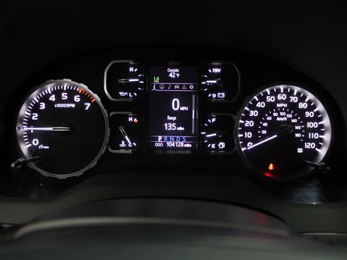 Used 2018 Toyota Tundra SR5 w/ SR5 Upgrade Package image 33