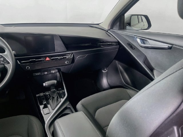Used 2025 Kia Niro LX FWD image 22