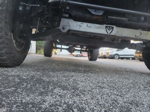 Used 2011 Chevrolet Express 1500 AWD image 12