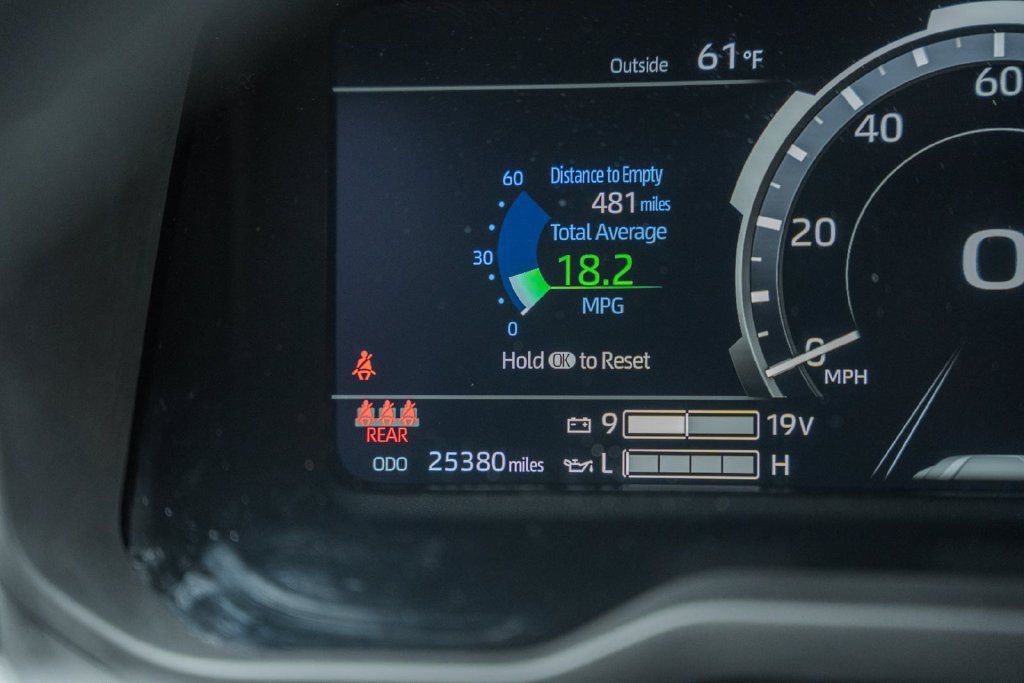 Used 2025 Toyota Tundra Limited AWD/4WD image 23