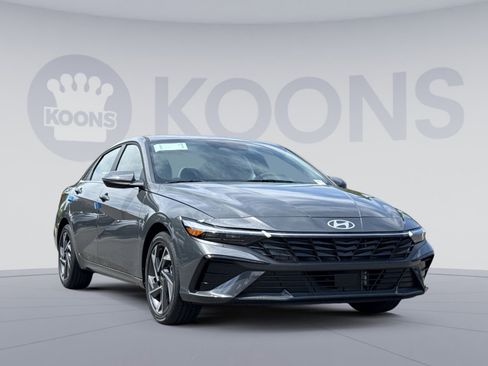 New 2026 Hyundai Elantra Limited FWD image 10
