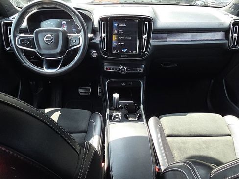 Used 2021 Volvo XC40 T5 R-Design w/ Advanced Package image 11