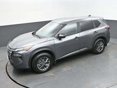 Certified 2025 Nissan Rogue S image 34