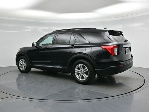 Certified 2022 Ford Explorer XLT image 7