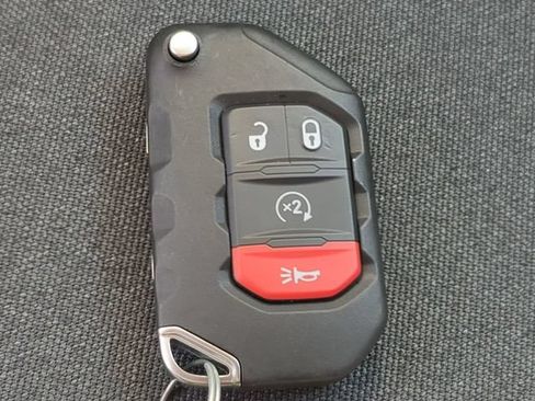 Used 2024 Jeep Gladiator Sport AWD/4WD image 29