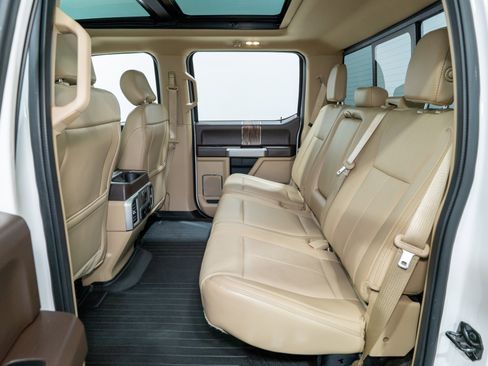 Used 2018 Ford F150 Lariat w/ Equipment Group 502A Luxury image 34