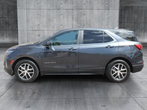 Used 2023 Chevrolet Equinox LT FWD image 2