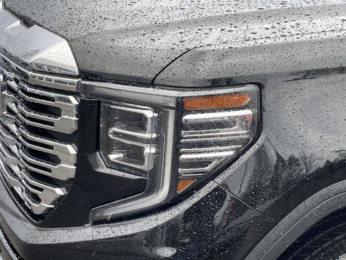 Certified 2023 GMC Sierra 1500 Denali w/ Denali Reserve Package AWD/4WD image 9