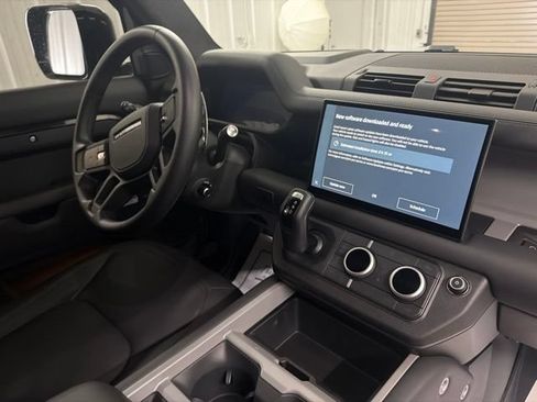 Used 2025 Land Rover Defender 110 V8 AWD/4WD image 23