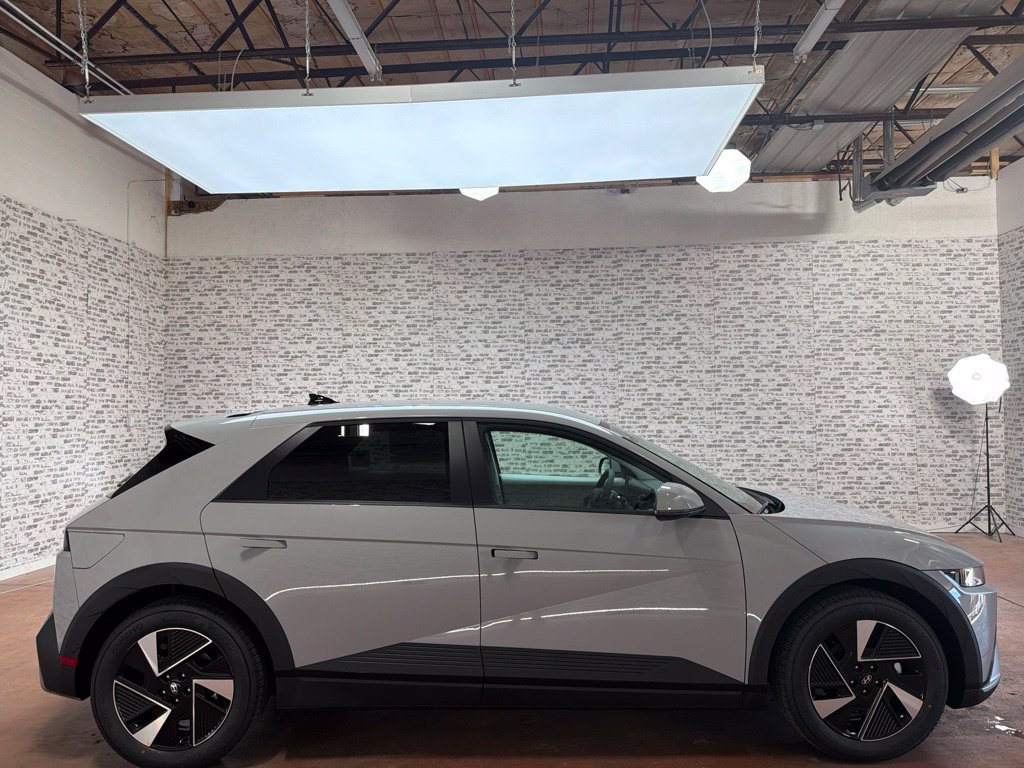 New 2027 Hyundai Ioniq 5 SE RWD image 8