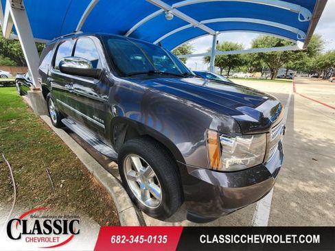 Used 2010 Chevrolet Tahoe LTZ RWD image 1