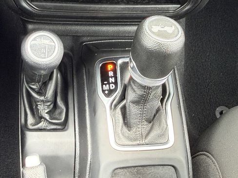 Used 2021 Jeep Wrangler Unlimited Sport w/ Sun And Sound Package AWD/4WD image 17