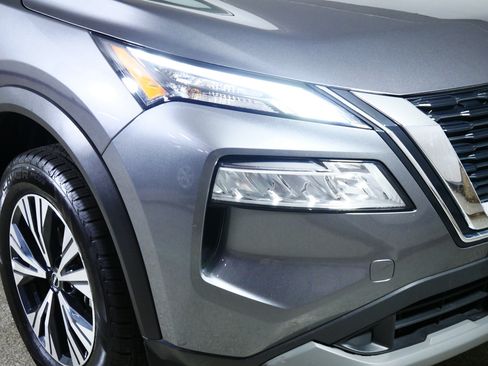 Used 2022 Nissan Rogue SV AWD/4WD image 16