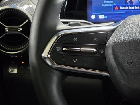 Used 2026 Chevrolet Equinox LT w/ Safety and Technology Package FWD image 31