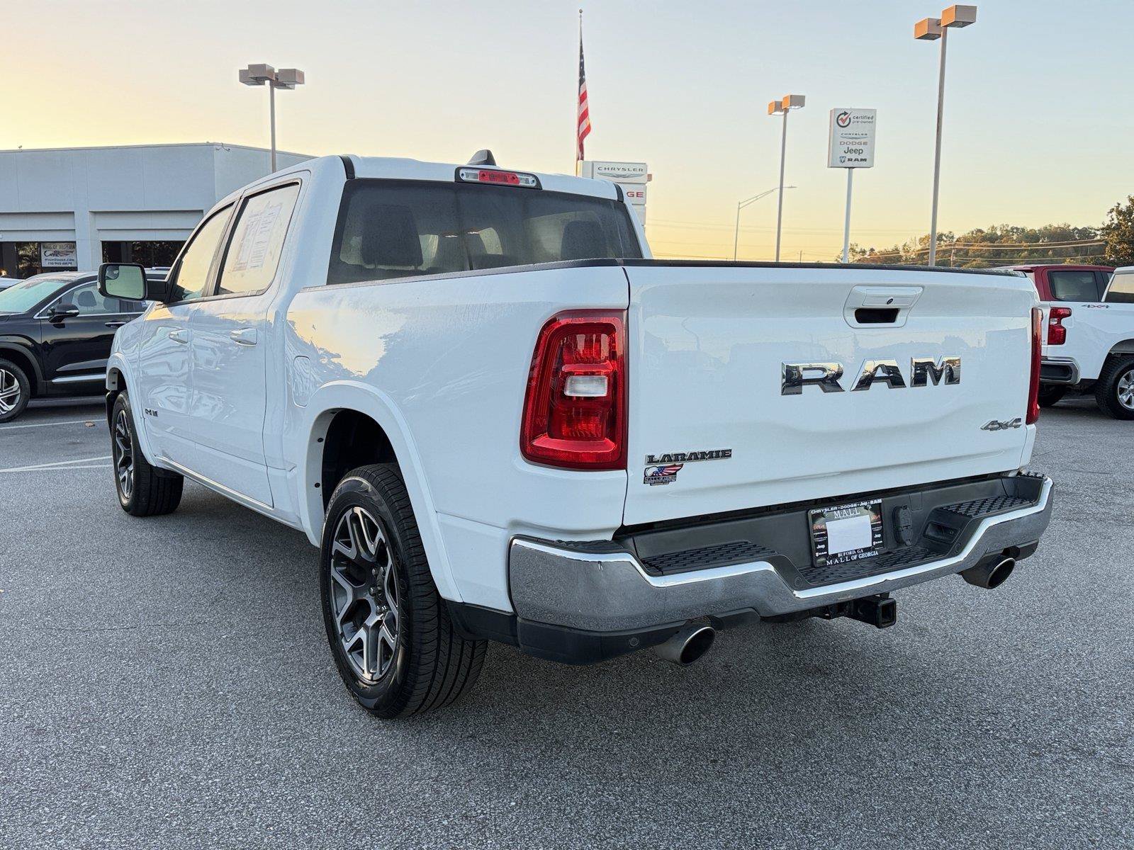 Used 2025 RAM 1500 Laramie AWD/4WD image 7