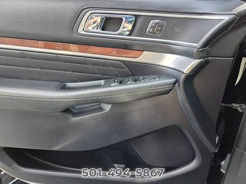 Used 2018 Ford Explorer Platinum AWD/4WD image 29