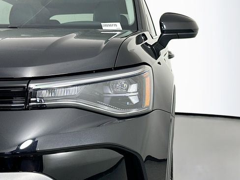 New 2025 Volkswagen Taos SE image 7