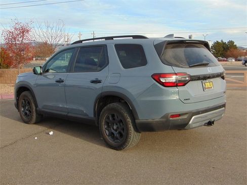 Certified 2025 Honda Pilot TrailSport image 5