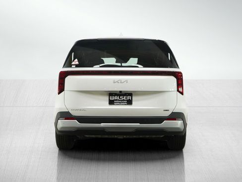 Used 2026 Kia Carnival LXS FWD image 4
