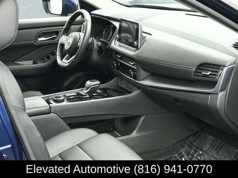Used 2024 Nissan Rogue SV w/ SV Premium Package AWD/4WD image 6