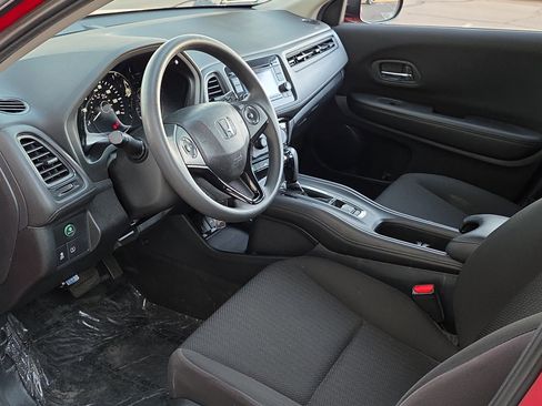 Used 2017 Honda HR-V LX image 11