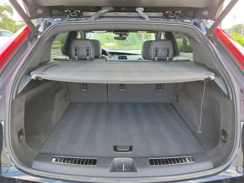 Certified 2023 Cadillac XT4 Premium Luxury w/ Technology Package image 8