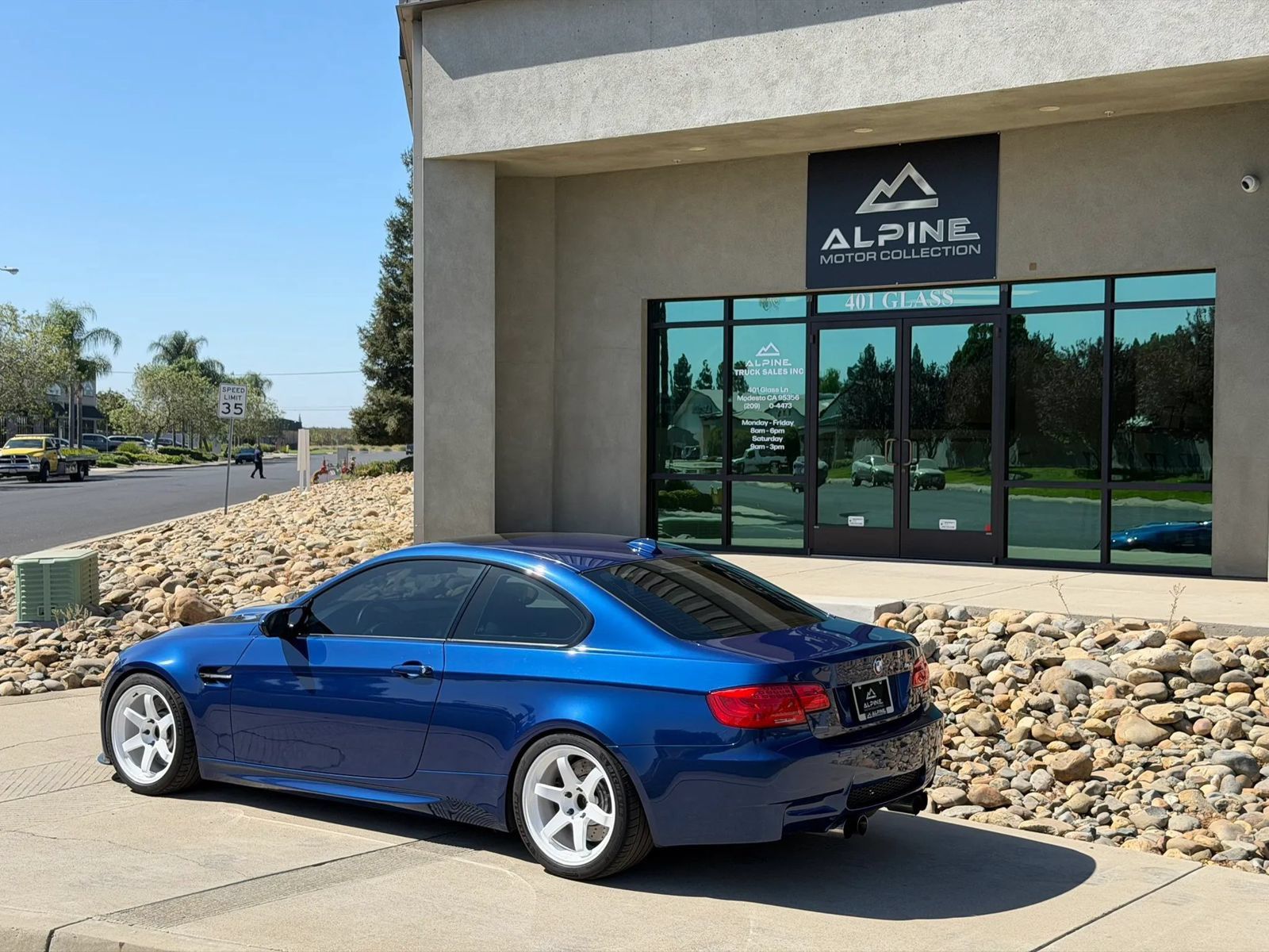 Used 2012 BMW M3 Coupe RWD image 2