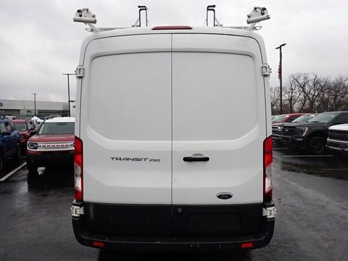 Used 2016 Ford Transit 250 130 Medium Roof image 4